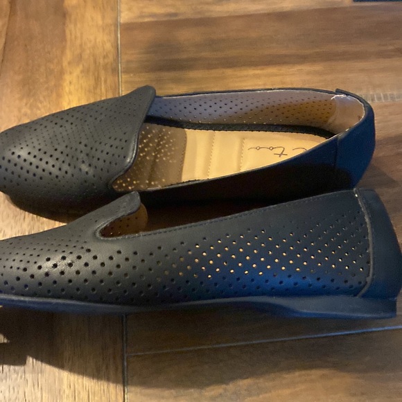 Me Too Brit Leather Loafer Shoes - Picture 3 of 6